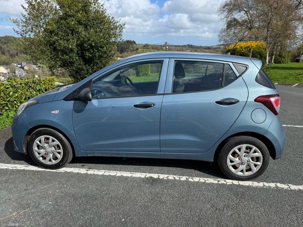 Hyundai i10 Hatchback, Petrol, 2017, Blue