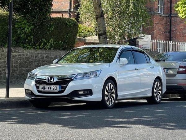 Honda Accord Saloon, Petrol Hybrid, 2013, White