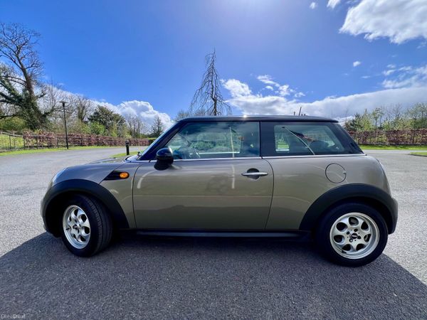 Mini Cooper Hatchback, Diesel, 2011, Silver
