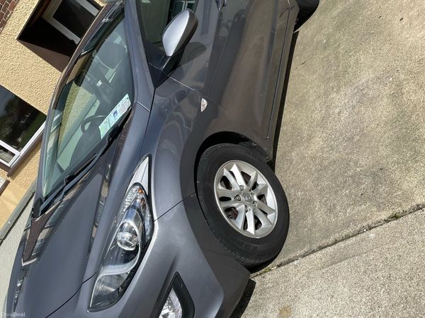 Hyundai i30 Hatchback, Diesel, 2014, Grey