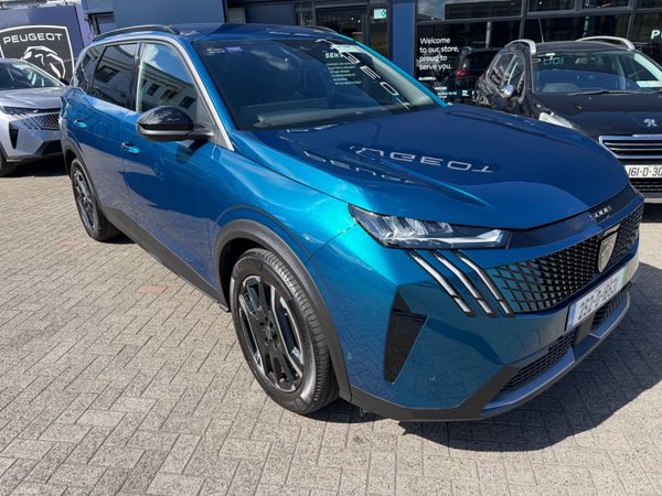 Peugeot 5008 MPV, Electric, 2025, Blue
