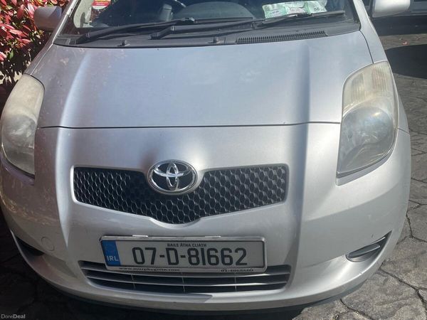 Toyota Yaris Hatchback, Petrol, 2007, Silver