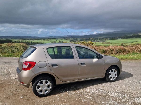 Dacia Sandero Hatchback, Petrol, 2015, Beige