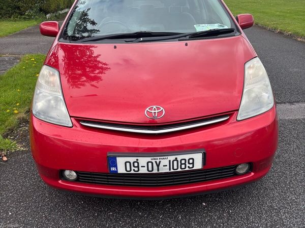 Toyota Prius Hatchback, Petrol Hybrid, 2009, Red