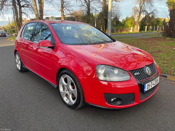 Volkswagen Golf Hatchback, Petrol, 2005, Red