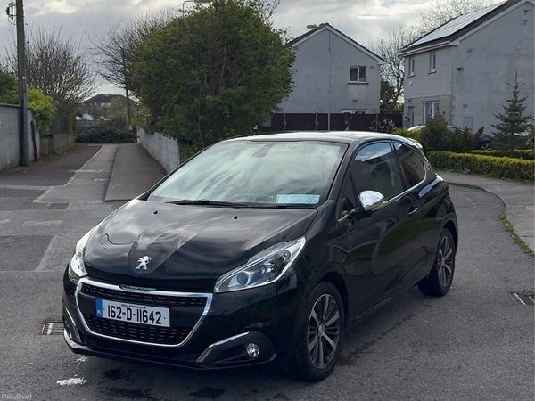 Peugeot 208 Hatchback, Petrol, 2016, Black