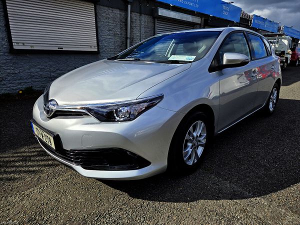 Toyota Auris MPV, Petrol, 2017, Grey