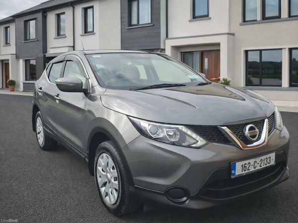 Nissan Qashqai Hatchback, Diesel, 2016, Grey