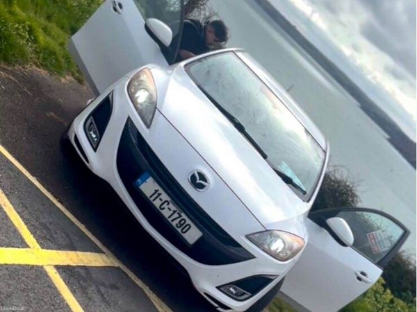 Mazda Mazda3 Hatchback, Diesel, 2011, White