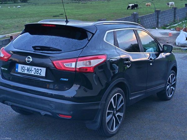 Nissan Qashqai Hatchback, Diesel, 2015, Black