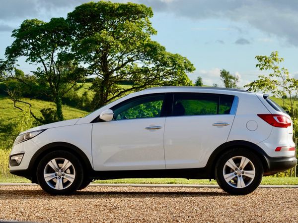 Kia Sportage SUV, Diesel, 2012, White