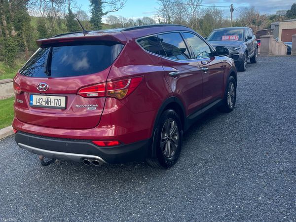 Hyundai Santa Fe SUV, Diesel, 2014, Red