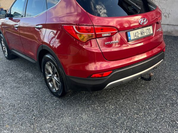 Hyundai Santa Fe SUV, Diesel, 2014, Red