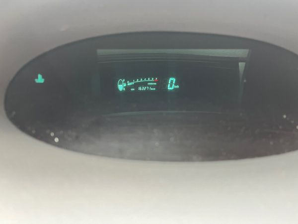 Toyota Yaris Hatchback, Petrol, 2000, Silver