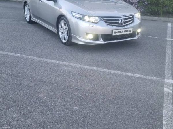 Honda Accord Saloon, Diesel, 2011, Silver