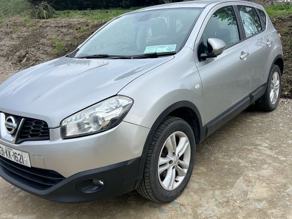 Nissan Qashqai Hatchback, Diesel, 2013, Silver