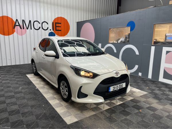 Toyota Yaris Hatchback, Petrol, 2021, White