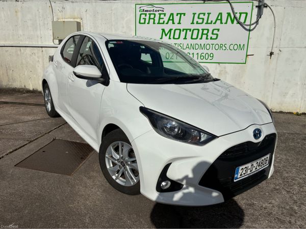 Toyota Yaris Hatchback, Petrol Hybrid, 2023, White