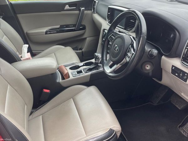 Kia Sportage SUV, Diesel, 2019, Red