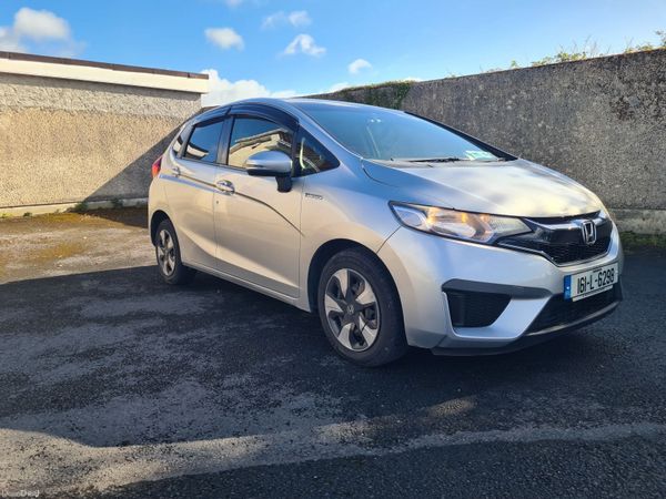 Honda Fit Hatchback, Petrol Hybrid, 2016, Silver