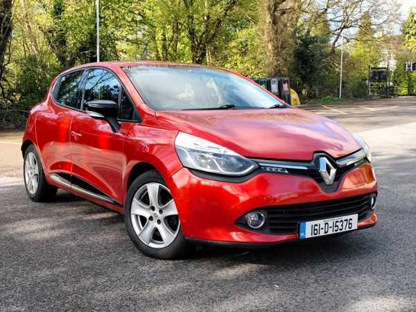 Renault Clio Hatchback, Petrol, 2016, Red