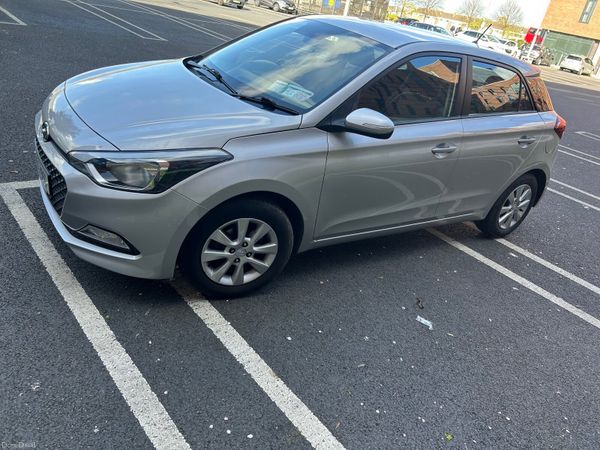Hyundai i20 Hatchback, Petrol, 2016, Silver
