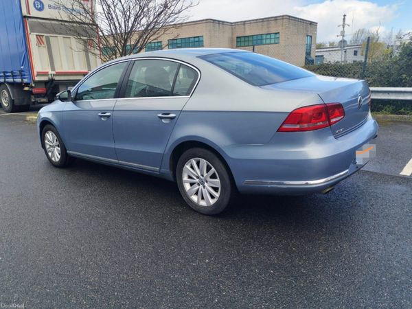 Volkswagen Passat Saloon, Diesel, 2011, Grey
