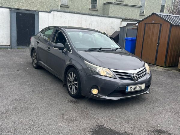 Toyota Avensis Saloon, Diesel, 2012, Grey