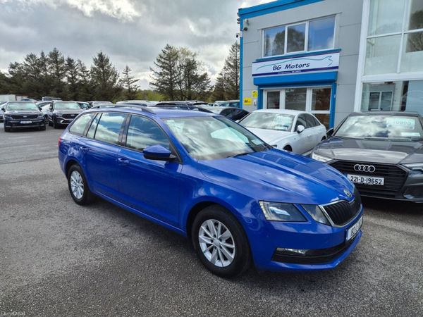 Skoda Octavia Estate, Petrol, 2018, Blue
