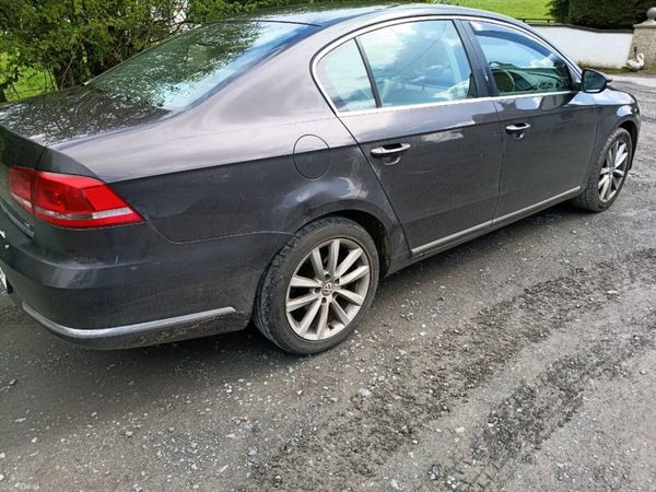 Volkswagen Passat Saloon, Diesel, 2011, Brown