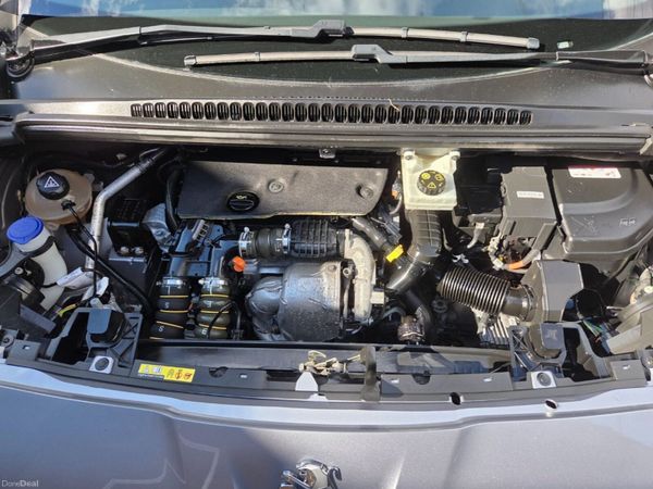 Peugeot 5008 MPV, Diesel, 2017, Grey