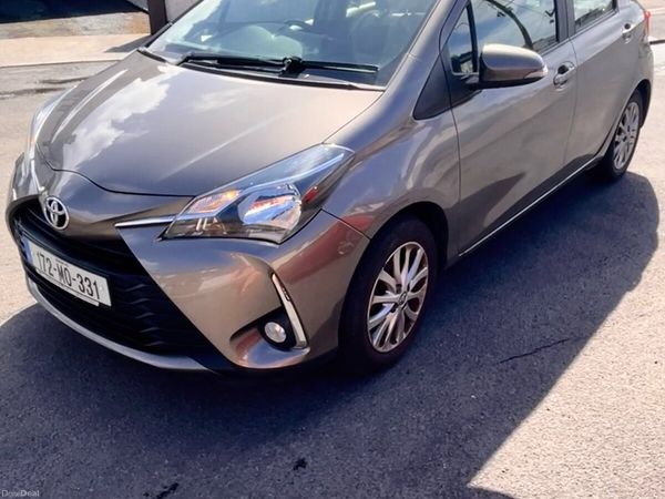 Toyota Yaris Hatchback, Petrol, 2017, Grey
