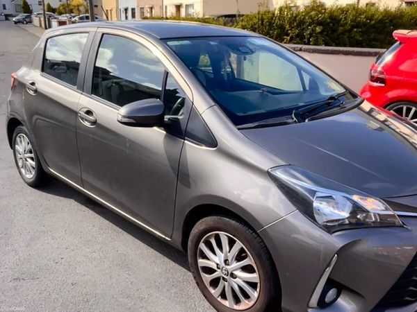Toyota Yaris Hatchback, Petrol, 2017, Grey