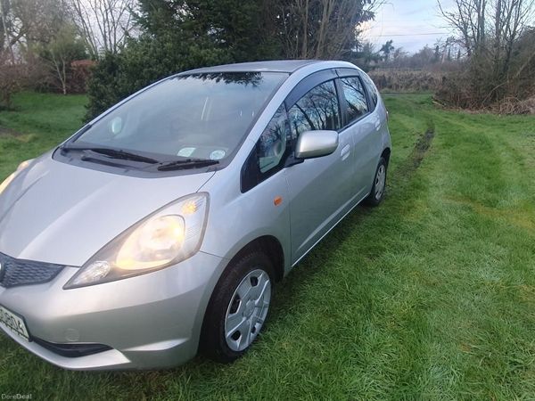 Honda Fit Hatchback, Petrol, 2010, Silver