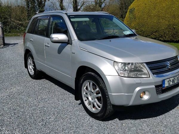 Suzuki Grand Vitara SUV, Diesel, 2012, Silver