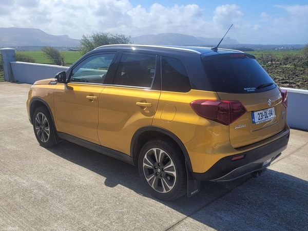 Suzuki Vitara SUV, Petrol, 2023, Yellow