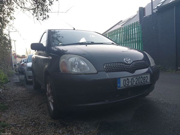 Toyota Yaris Hatchback, Petrol, 2003, Black