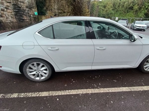 Skoda Superb Saloon, Diesel, 2019, White