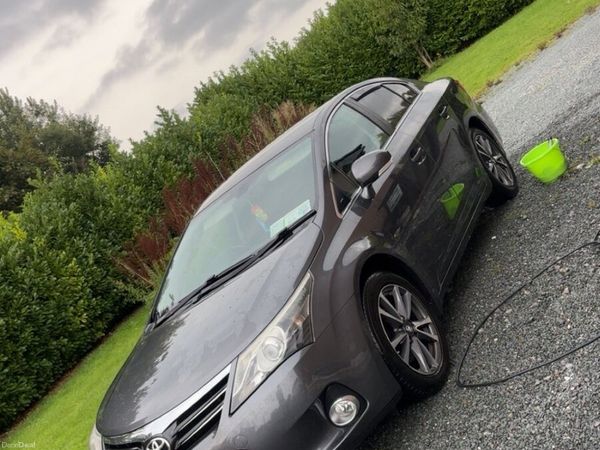 Toyota Avensis Saloon, Diesel, 2014, Grey