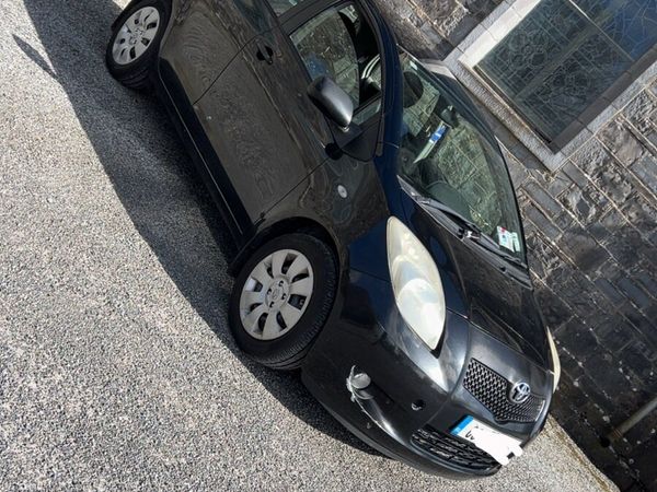 Toyota Yaris Hatchback, Petrol, 2006, Black