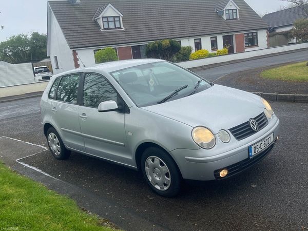 Volkswagen Polo Hatchback, Petrol, 2005, Silver