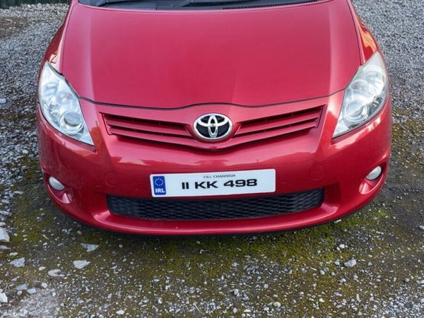 Toyota Auris Hatchback, Diesel, 2011, Red