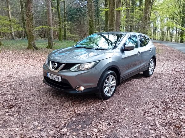 Nissan Qashqai SUV, Diesel, 2015, Grey