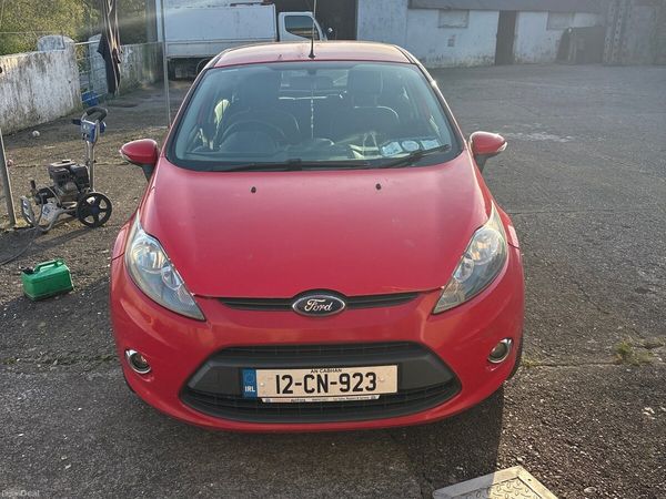 Ford Fiesta Hatchback, Diesel, 2012, Red
