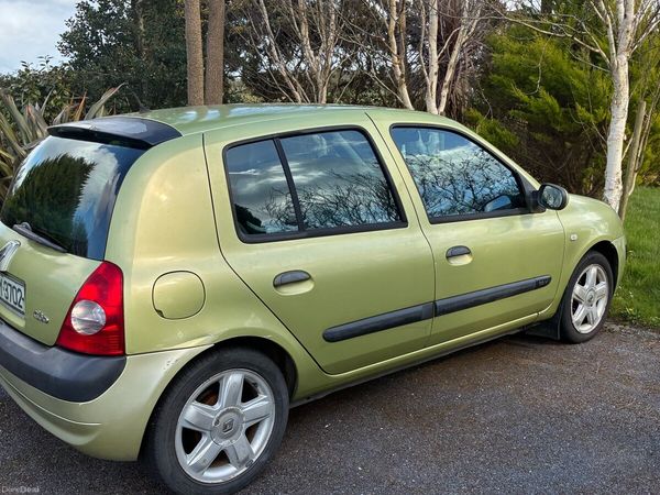 Renault Clio Hatchback, Petrol, 2003, Gold