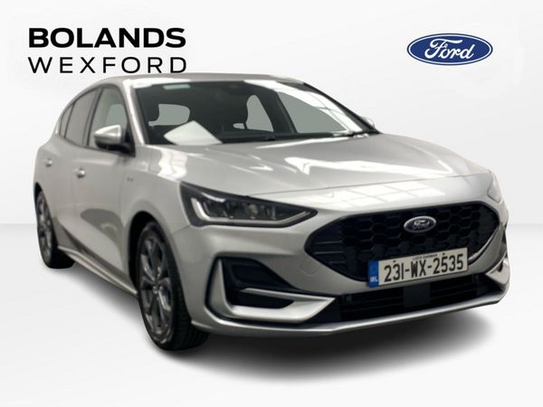 Ford Focus Hatchback, Diesel, 2023, Grey