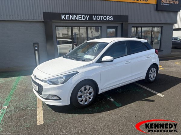 Hyundai i20 Hatchback, Petrol, 2018, White