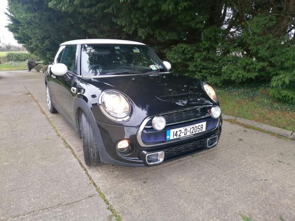 Mini Cooper Hatchback, Diesel, 2014, Black