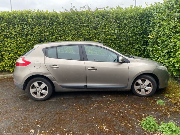Renault Megane Hatchback, Diesel, 2009, Gold