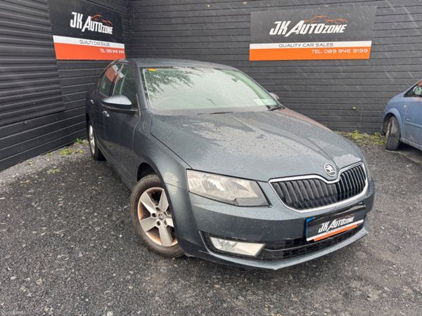 Skoda Octavia Hatchback, Petrol, 2016, Grey